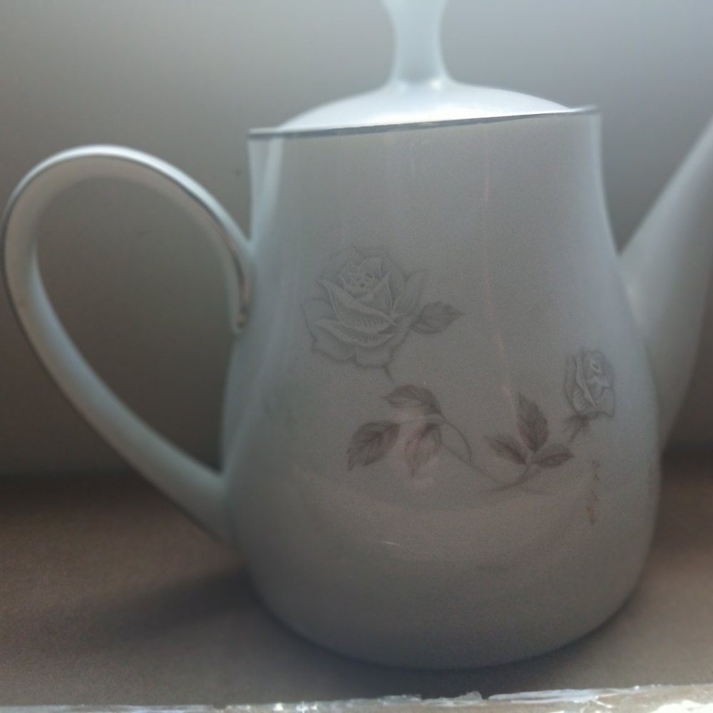 Noritake china rosay teapot 6216
